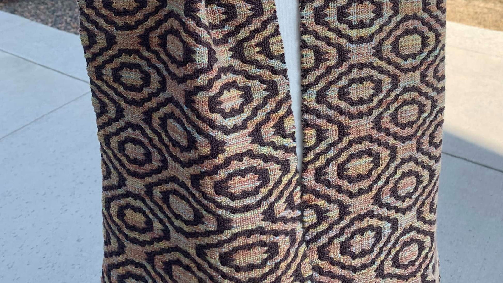 Manor Garden Scarf in Deflected Doubleweave